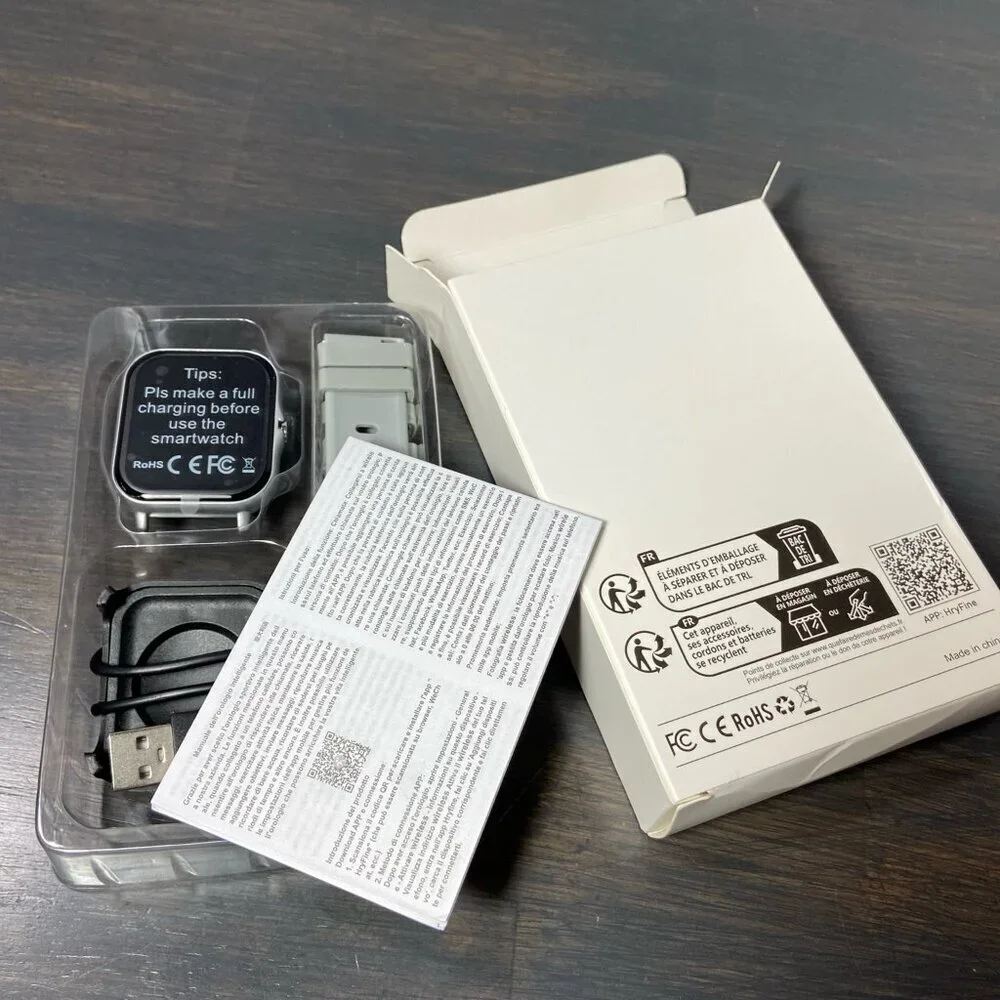 New Smart Watch – Touchscreen - NWT